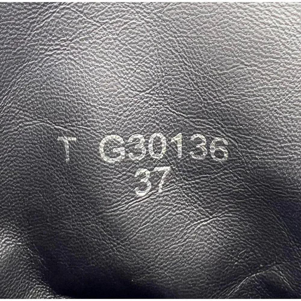 CHANEL signature pair